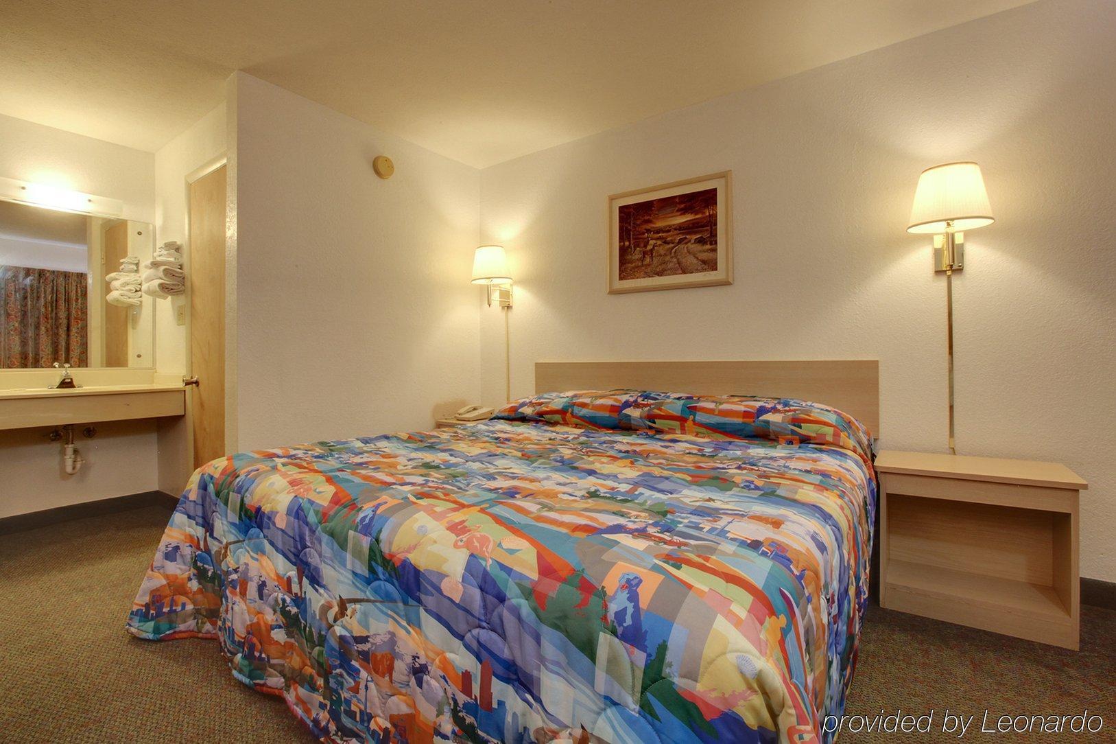 Americas Best Value Inn And Suites Carbondale Room photo