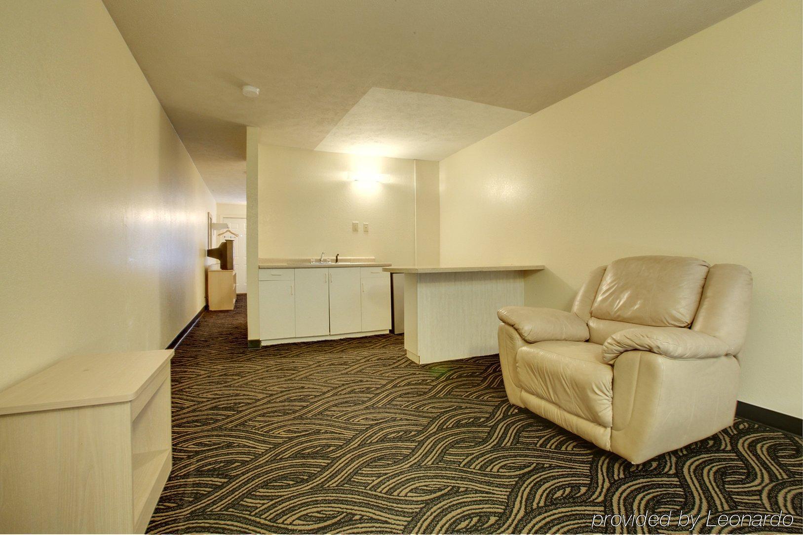 Americas Best Value Inn And Suites Carbondale Room photo